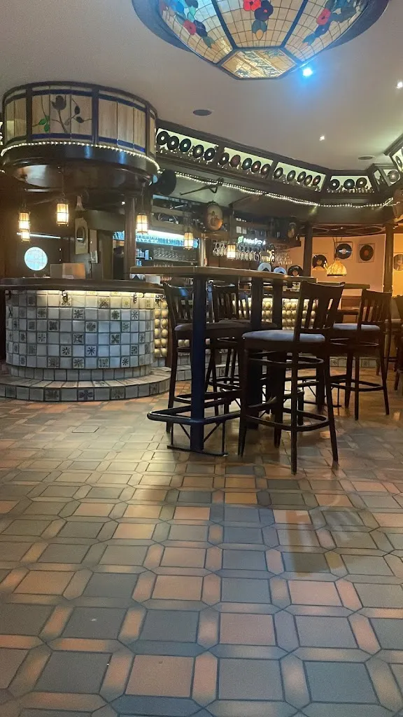 Uwe J._Passage Stube_(Rheinland)_reseña