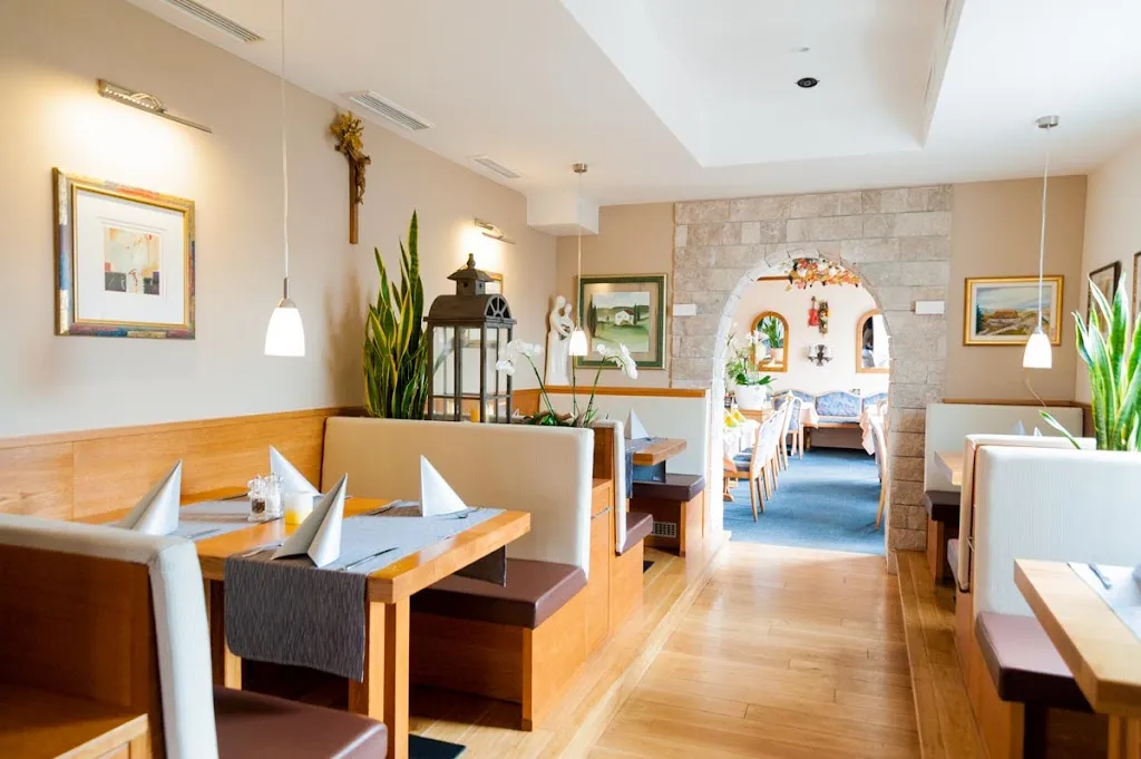 Hotel + Restaurant Am Fuhrkamp, Langenfeld Rheinland restaurant in (Rheinland)