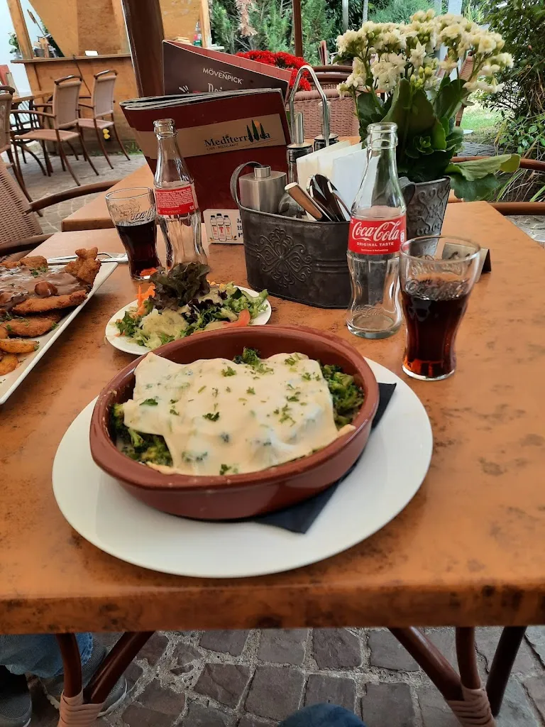 Restaurant Cafe Mediterranea__slider_image_3