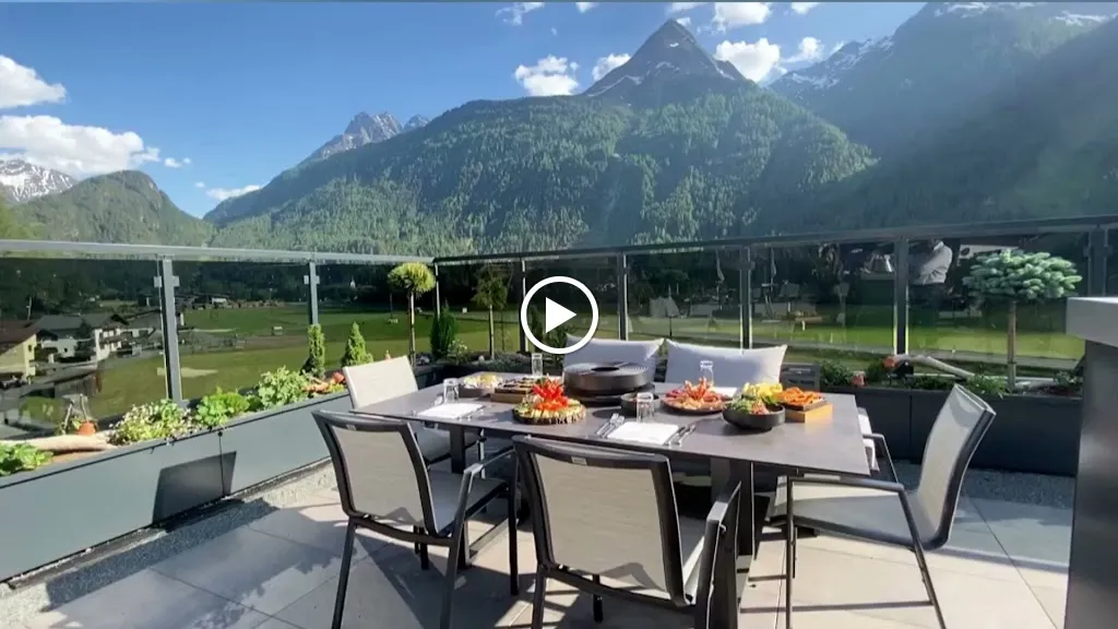 VIER Studios & Restaurant_Austria_slider_image_2