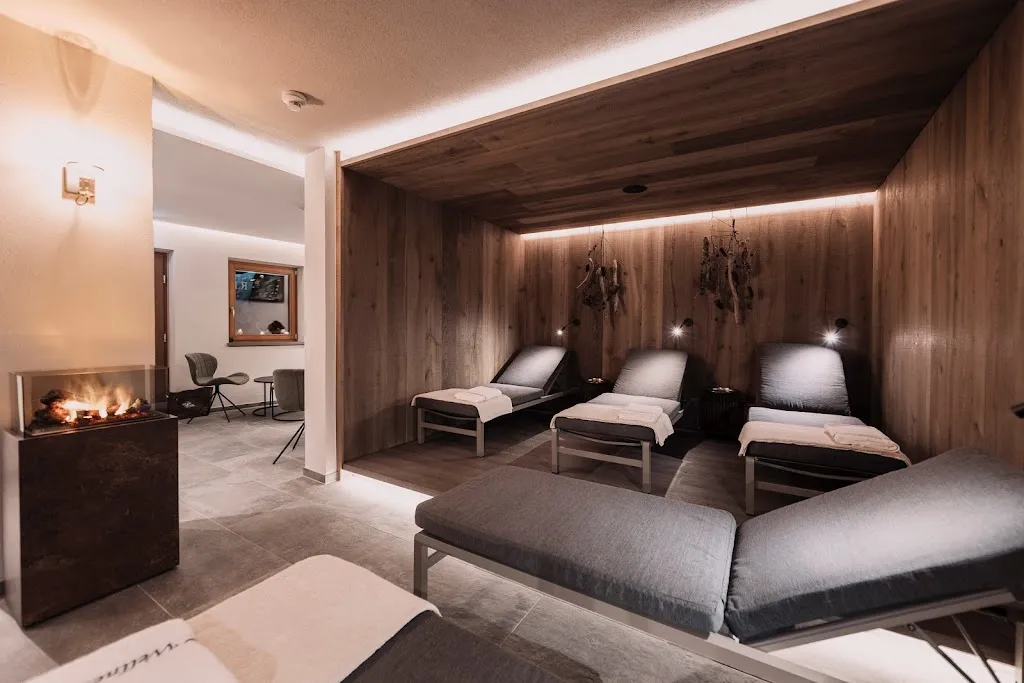 VIER Studios & Restaurant_Austria_slider_image_3