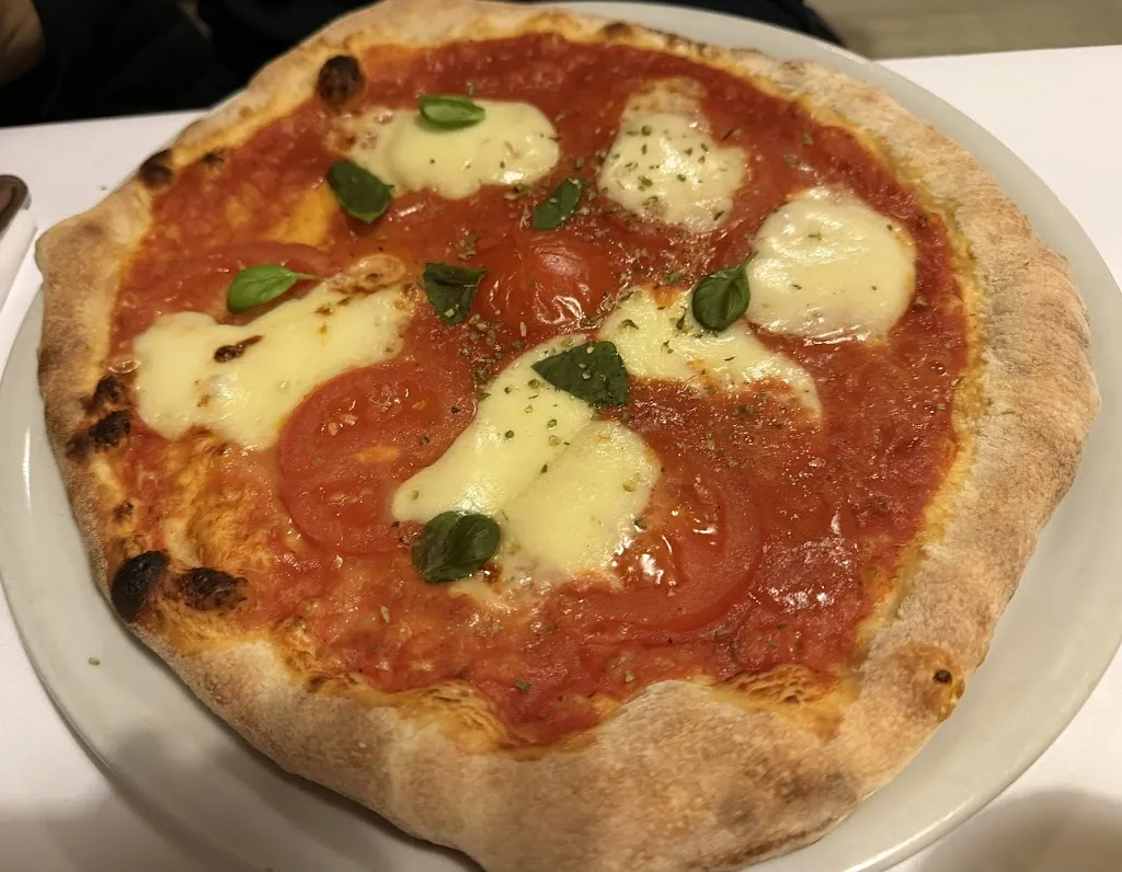 Pizzeria Trattoria Vito__slider_image_2