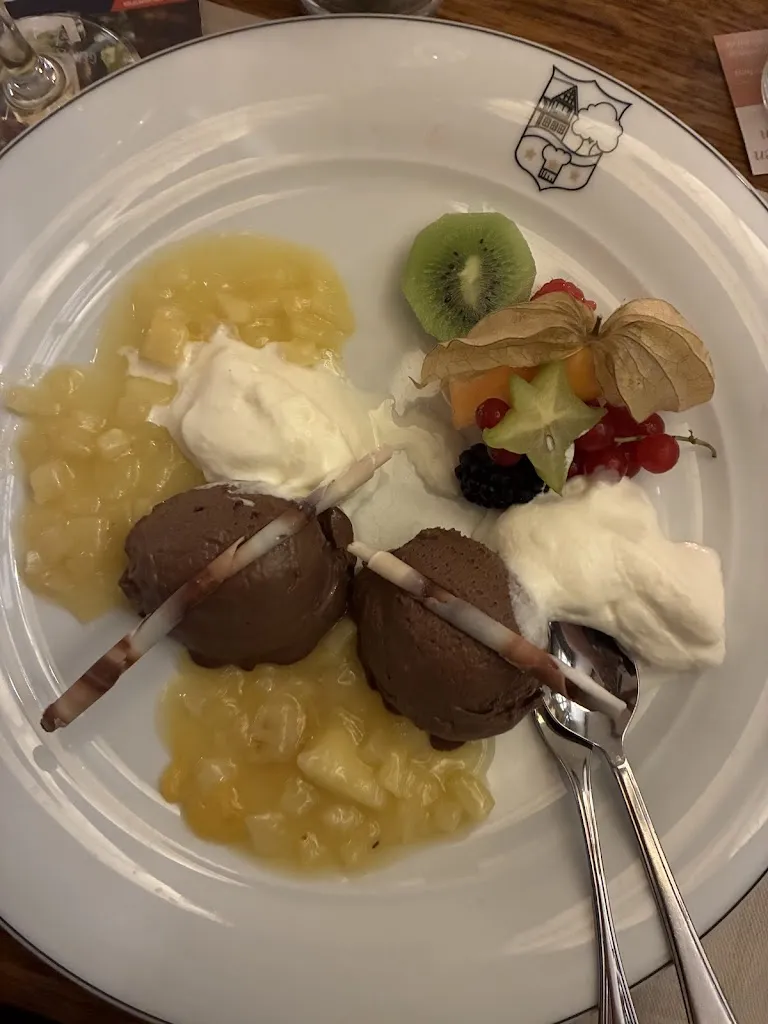 Thomas Vollmar_Naafs-Häuschen: Schänke & Stuben, Sommer-Biergarten_Lohmar_recensione