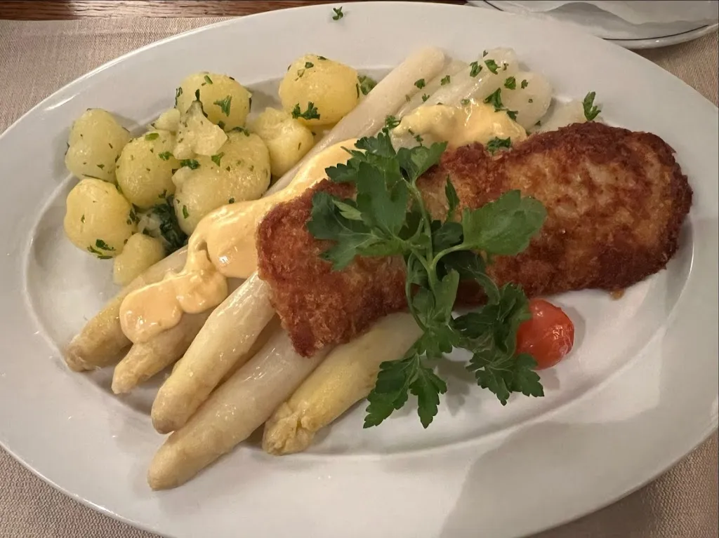 Ulifad_Naafs-Häuschen: Schänke & Stuben, Sommer-Biergarten_Lohmar_recensione