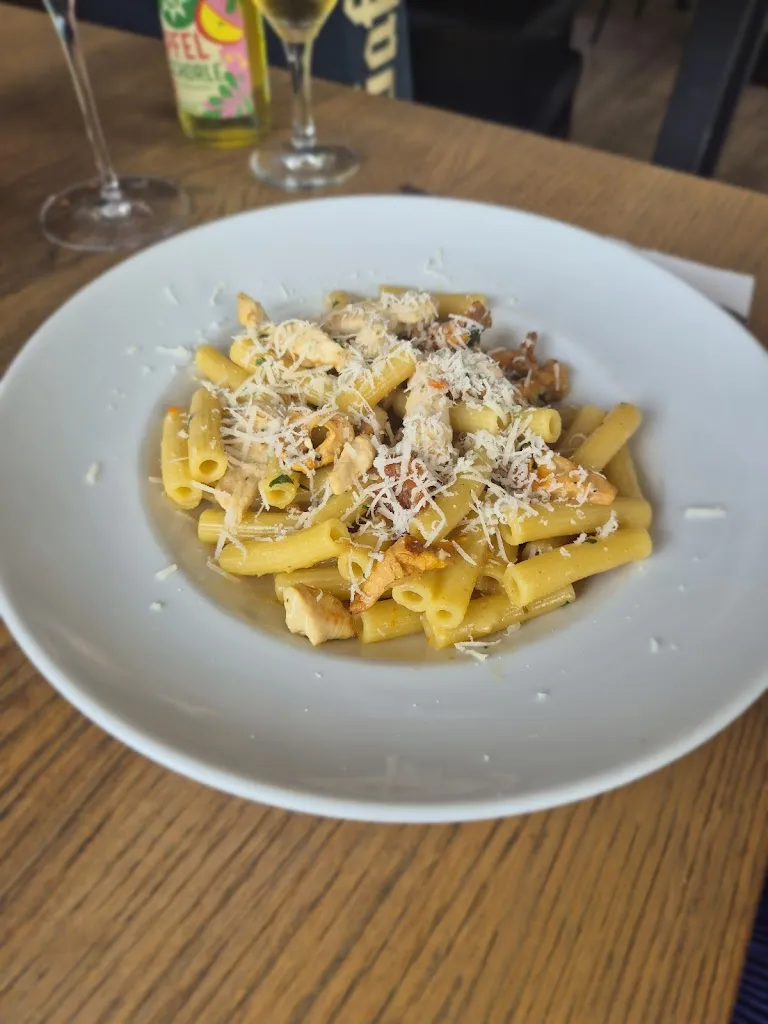 Wulf Hűlsenbusch_Da Lorenzo_Lohmar_review