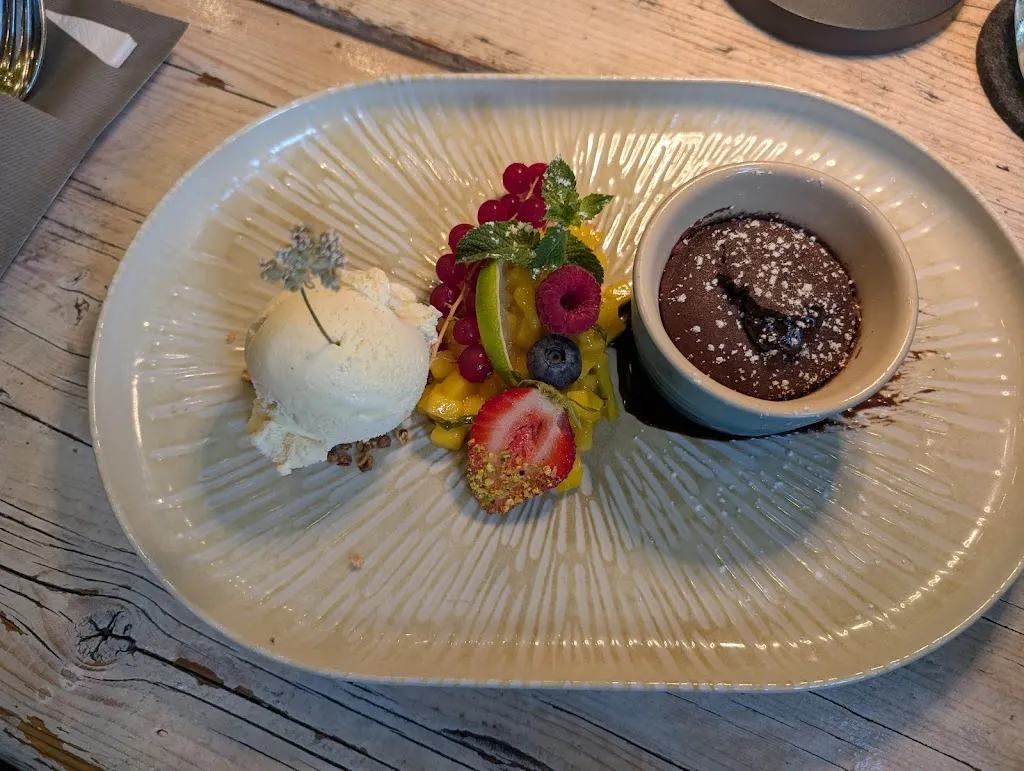 Katja Hanson_heimisch_Leverkusen_review