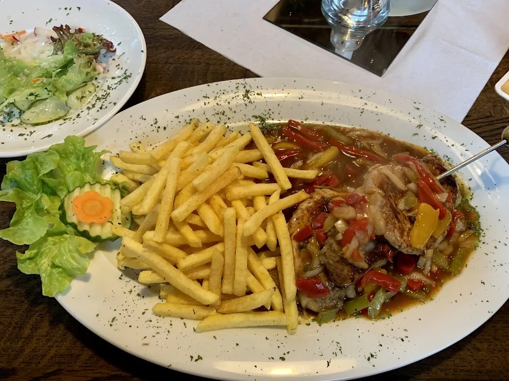 Egon Schiller_Gasthaus März_Main_review