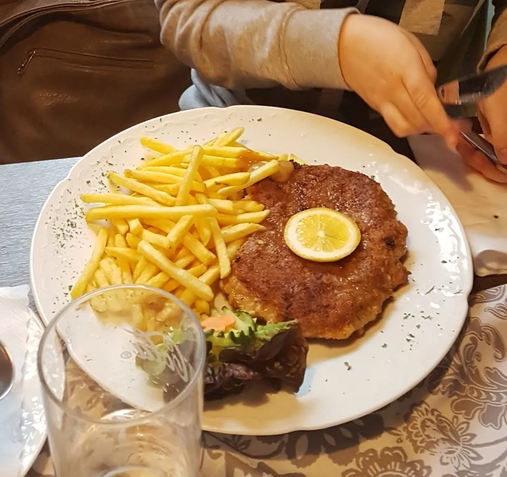 Ronald Bube_Gasthaus März_Main_review