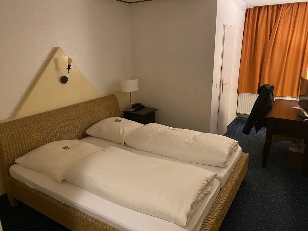 Torsten T._Schewe_Löhne_review