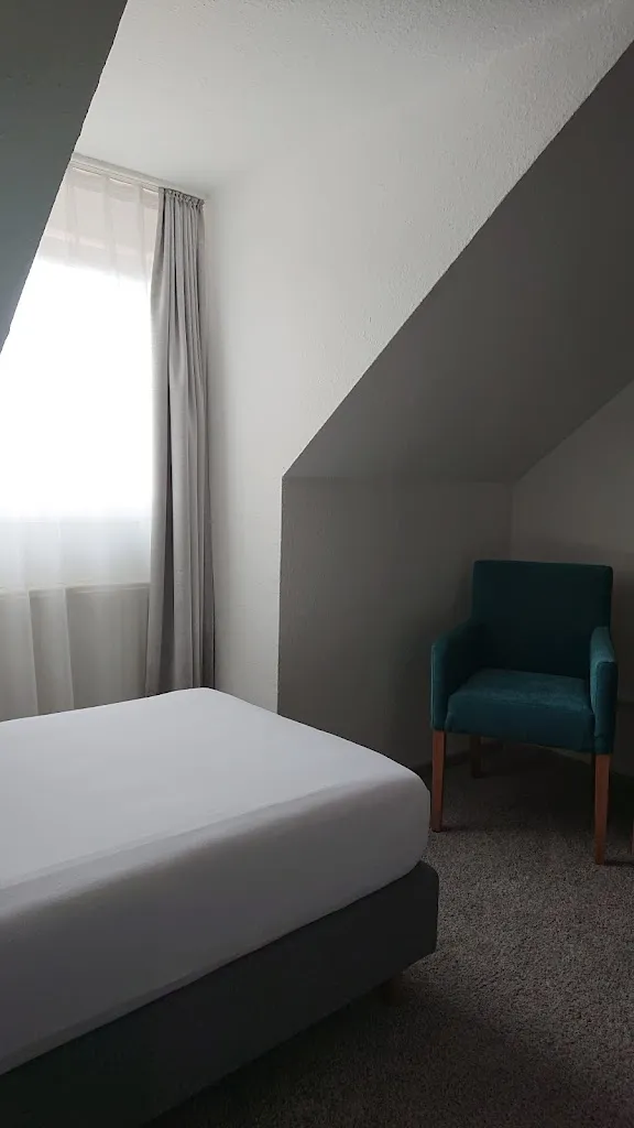 Hotel-Restaurant Hessischer Hof Knieling_(Wohra)_slider_image_2