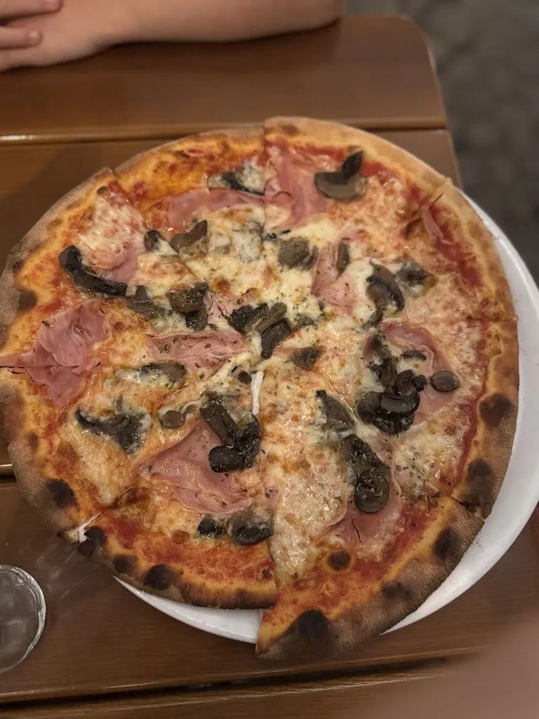 Osteria - Pizzeria Al Leone_Main_slider_image_3