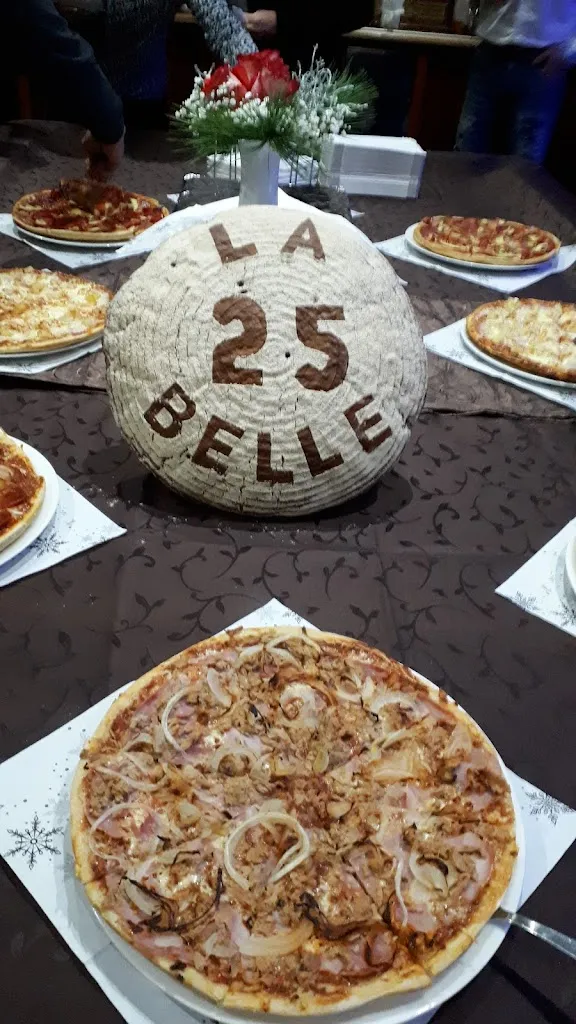 Cafe La Belle restaurant in Main