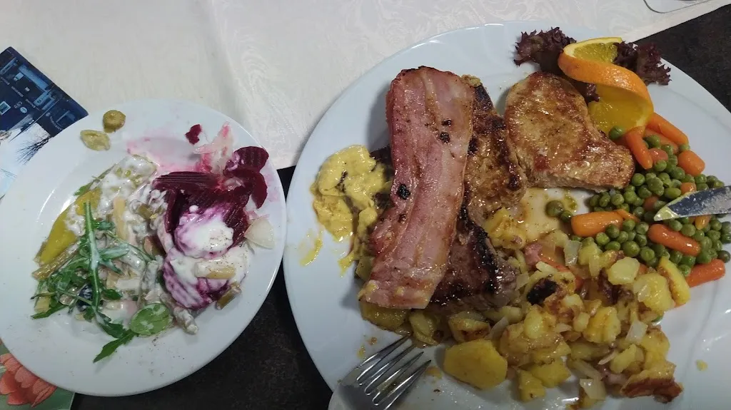 Restaurant Heier Stuben Inh. Etilena Tolo_Marienheide_slider_image_3