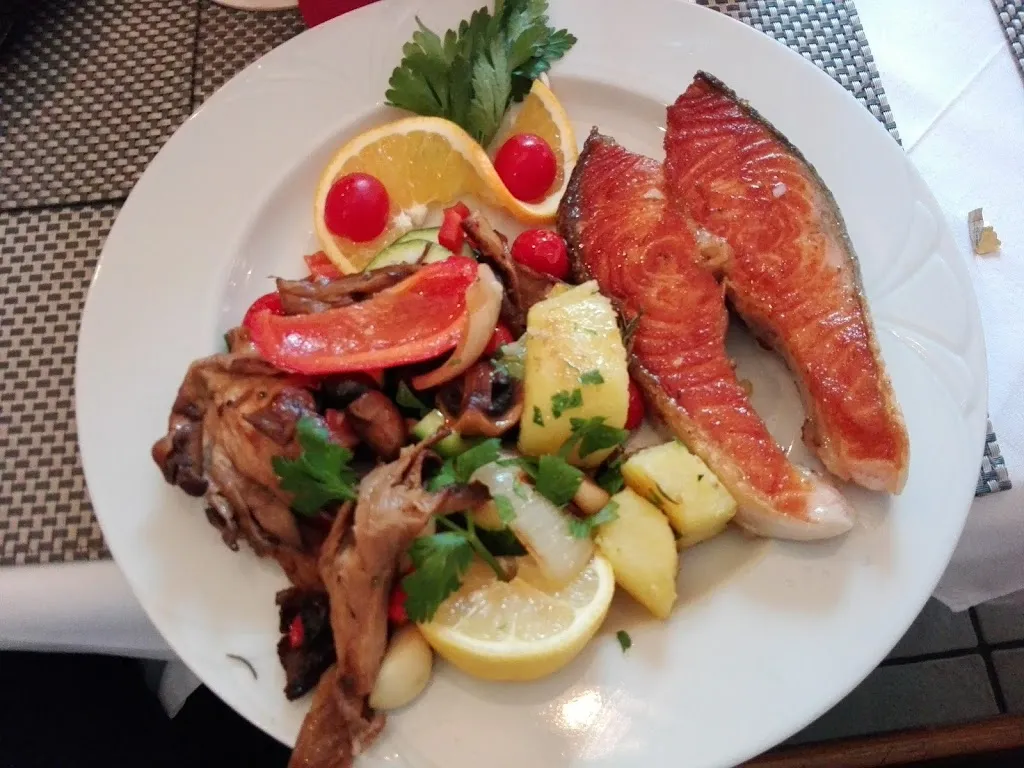 Denknesh ድንቅነሽ_Hotel & Restaurant Hubertus Klause - Teodora Poglan_Gessertshausen_review