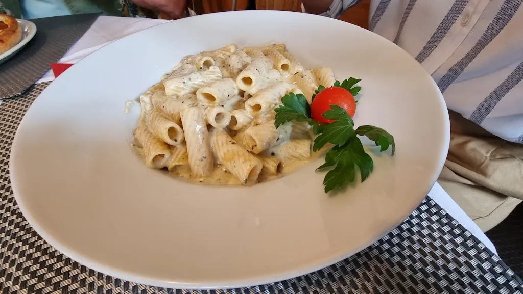 Anonym_Hotel & Restaurant Hubertus Klause - Teodora Poglan_Gessertshausen_review