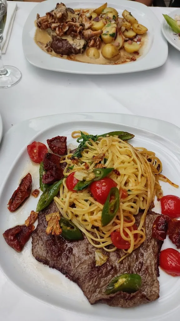 Uwe Meerkamp_la Calma - Moers_Moers_review