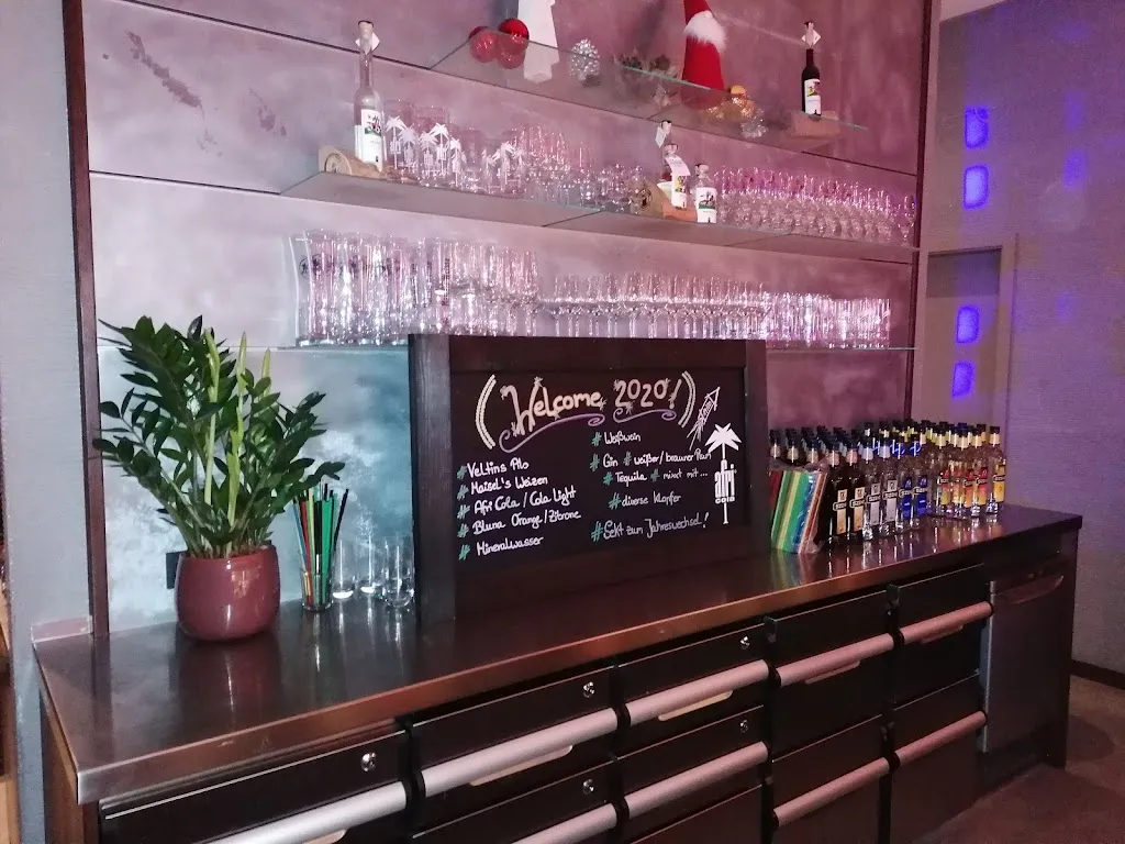 H1 am See restaurant in Meschede