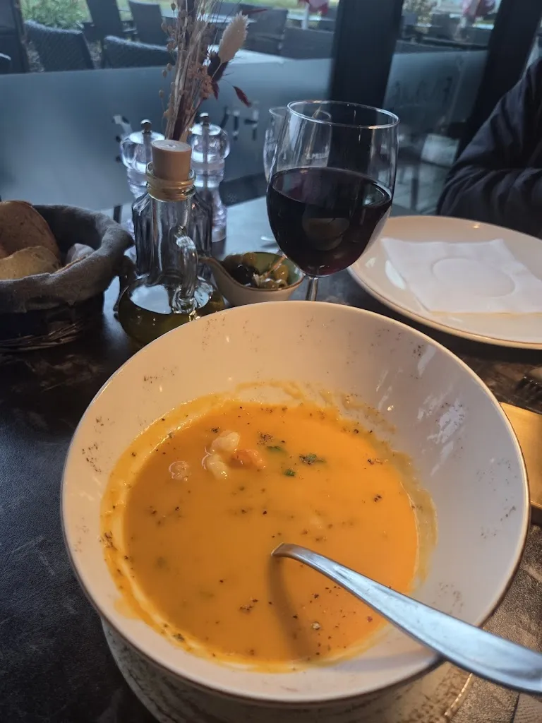 Charbel Gh_Ristorante Fiume_Rhein_review