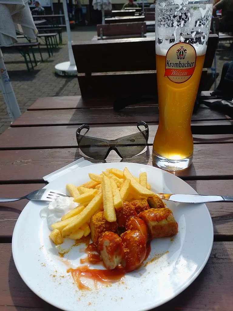 Café Old School restaurant in Much