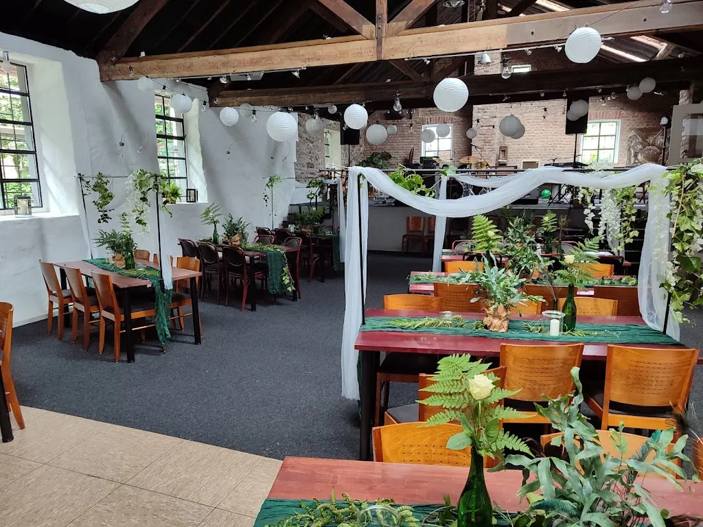 Weisses Pferdchen_Monschau_slider_image_1