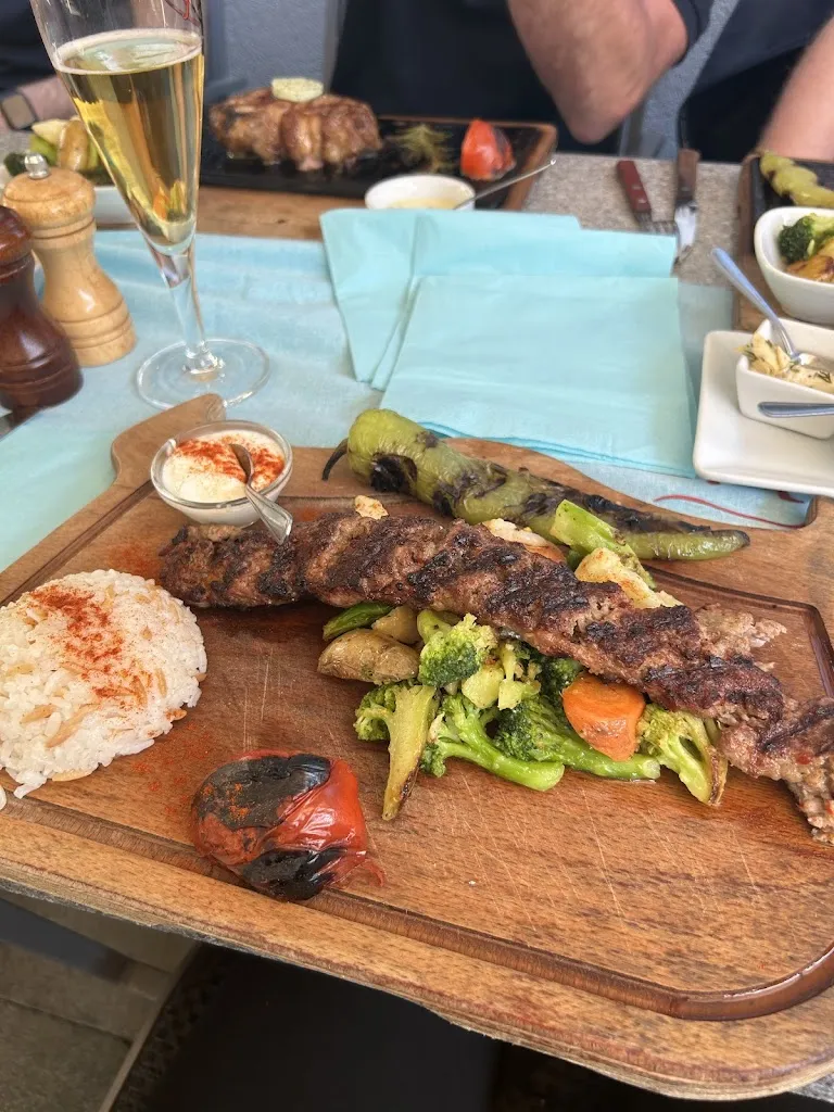 Burcu Yigit_Türkis Restaurant Fisch & Steak House_Ruhr_review