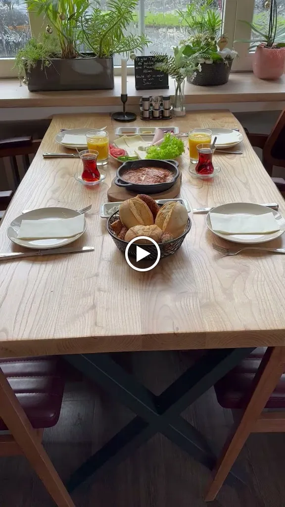 Mezze Cafe & Lounge_Ruhr_slider_image_2