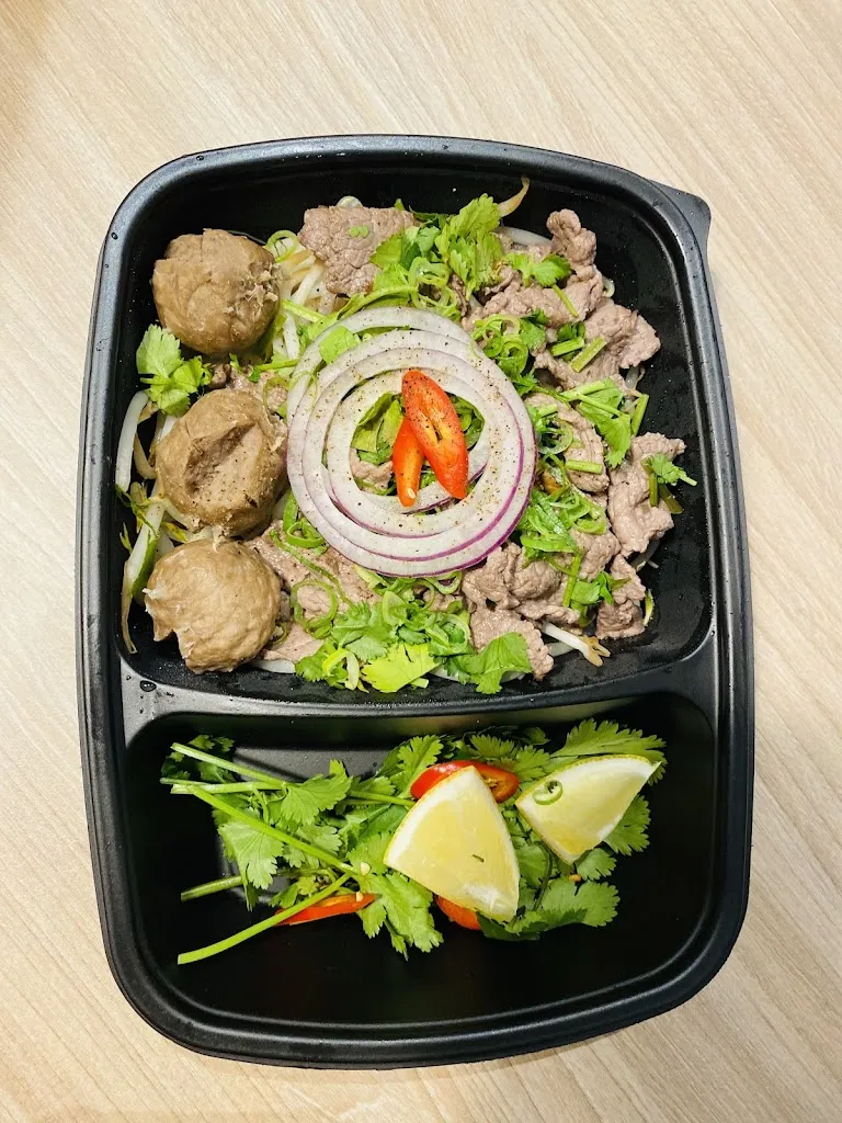 Lorraine_Moi Moi_Ruhr_review