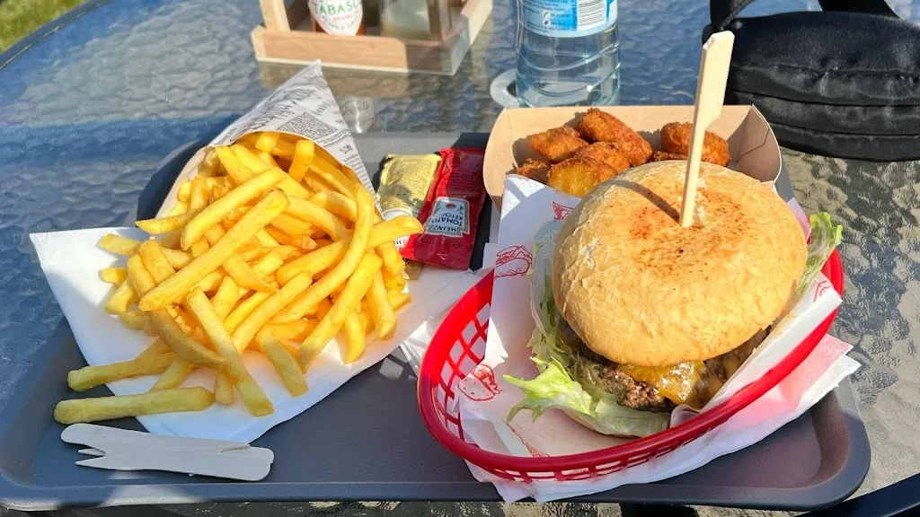 Maggie Regalado Bermejo_Imbiss Falknereischänke Zoo Neunkirchen_Neunkirchen_review