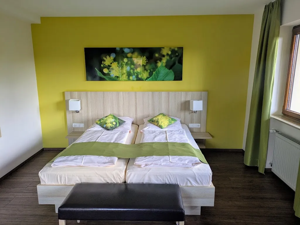 Gasthof Linden & Wildkräuterhotel_Windelsbach_slider_image_3