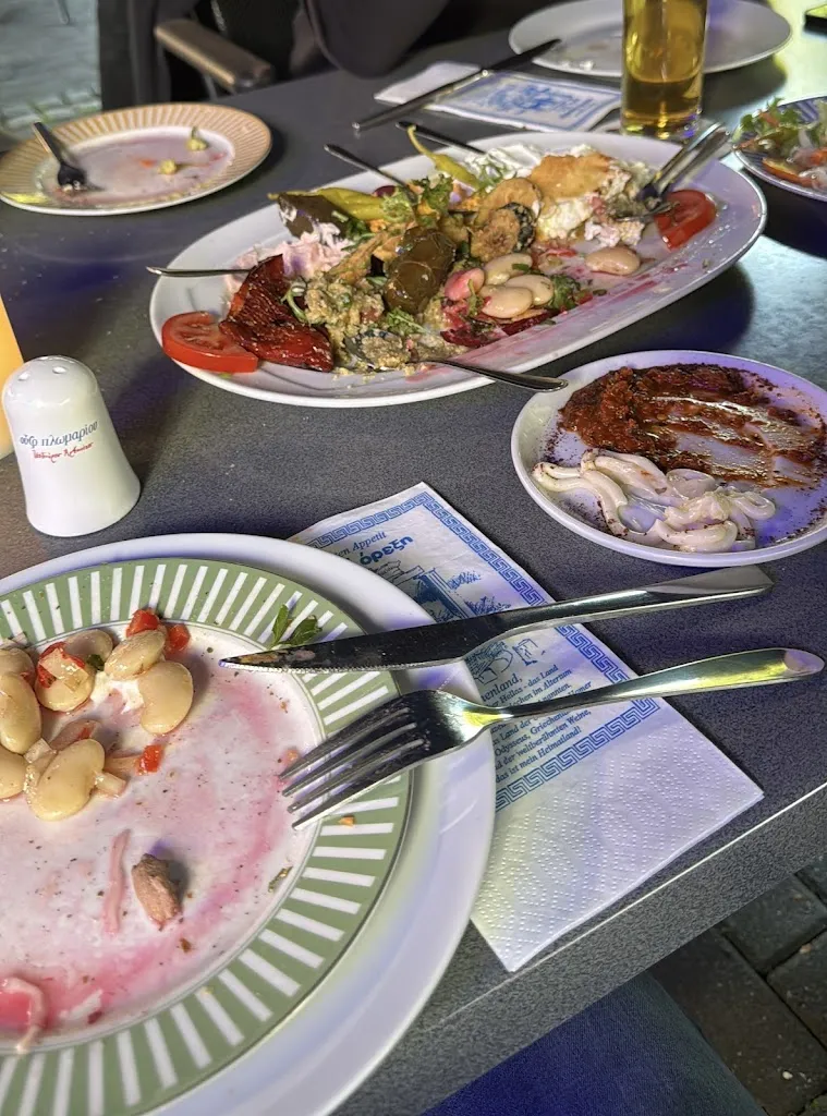 Peter Silius_Taverne Samos_Niederkassel_review