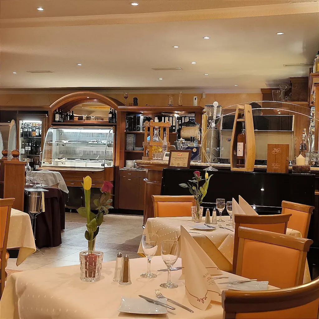 Ristorante Da Pino am Rhein Fam. Leone restaurant in Niederkassel