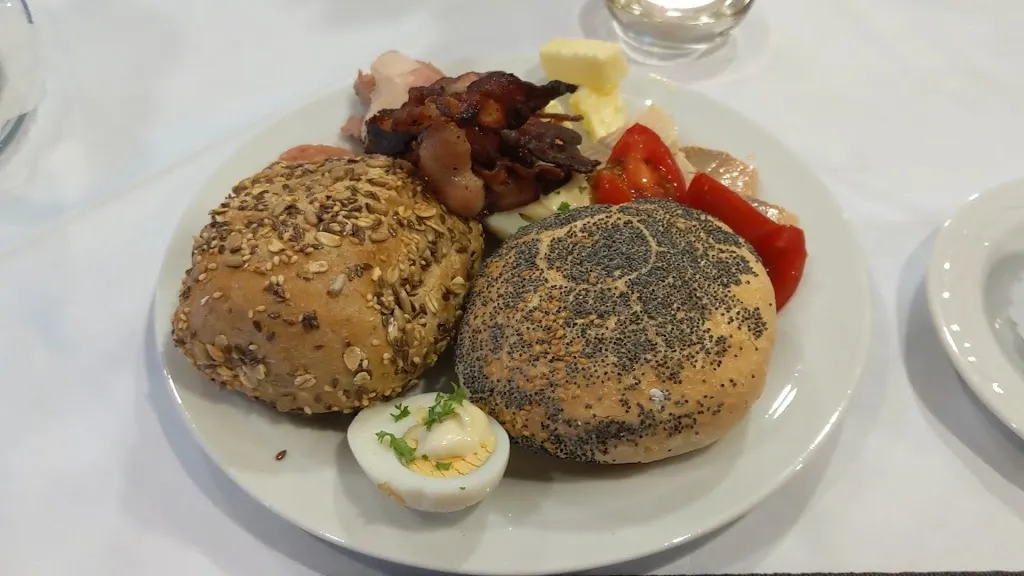 Genholter Hof Bauerncafé und Spargel-Saisonrestaurant_Brüggen_slider_image_2