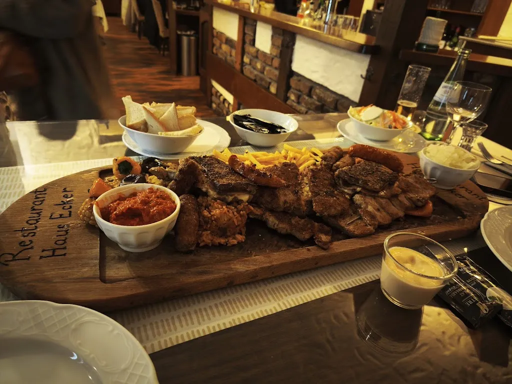 Haus Ecker_Köln_slider_image_3