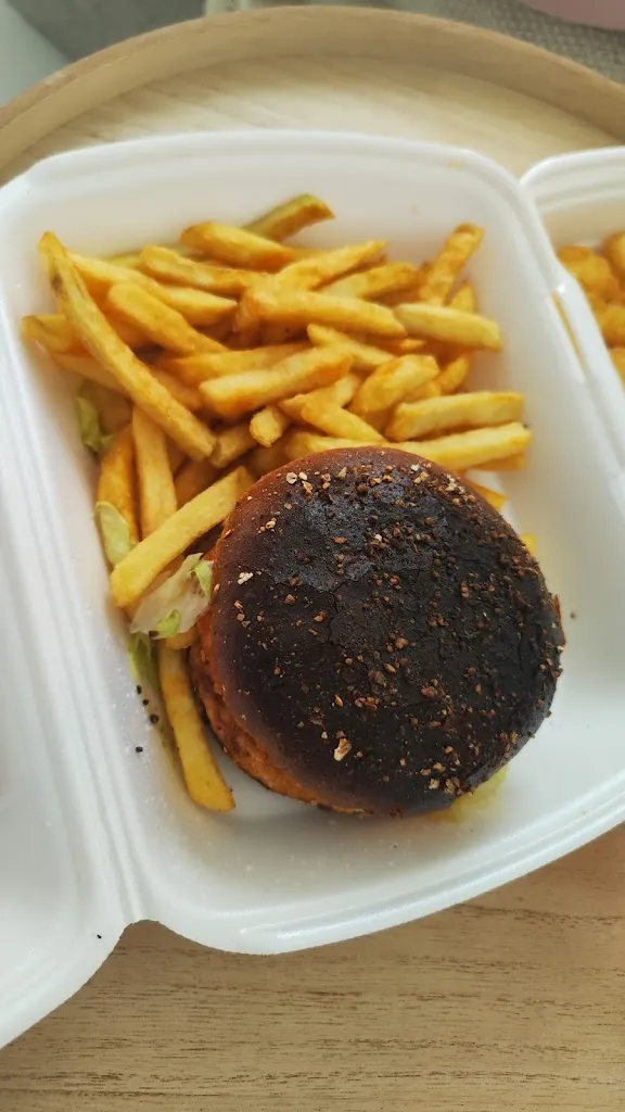 Lena Hoffmann_Imbiss kleine Pause_Nümbrecht_review