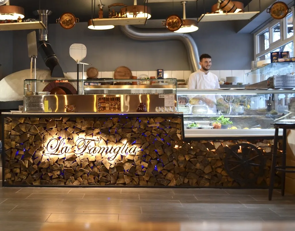 Pizzeria La Famiglia restaurant in Oer-Erkenschwick