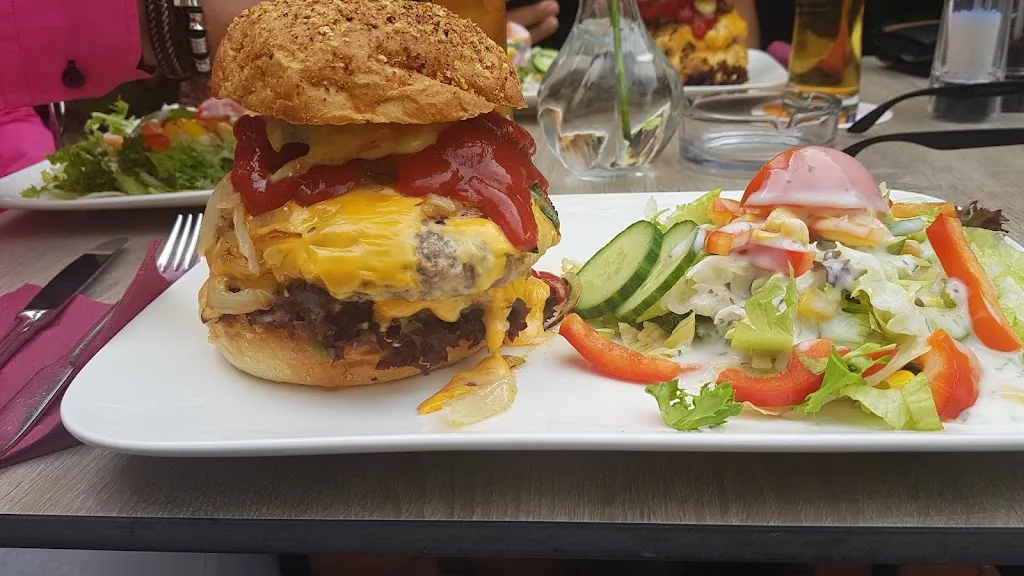 J H_Klappe30, Die II._Oerlinghausen_review