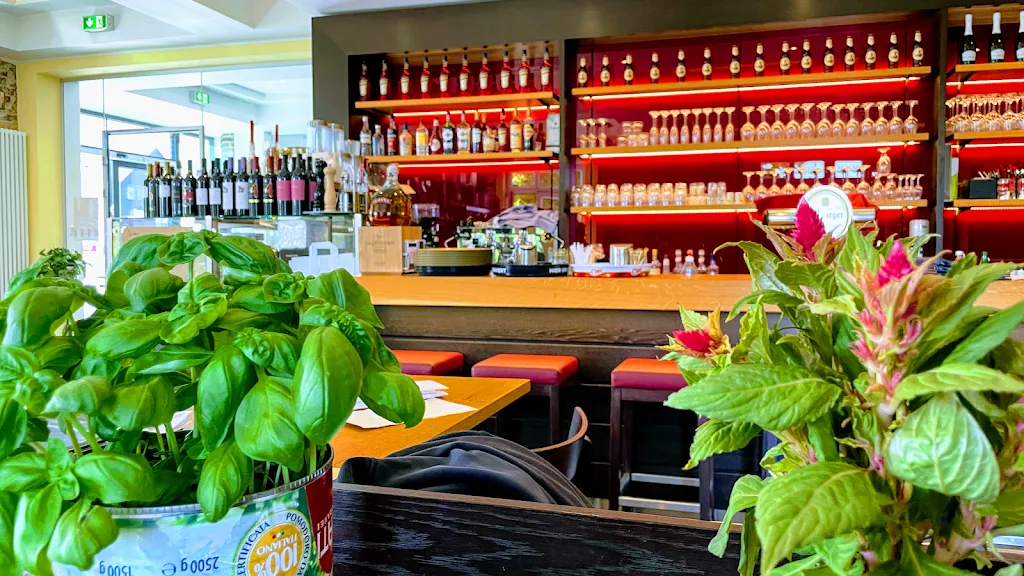 Leo's by Gino_Olfen_slider_image_1