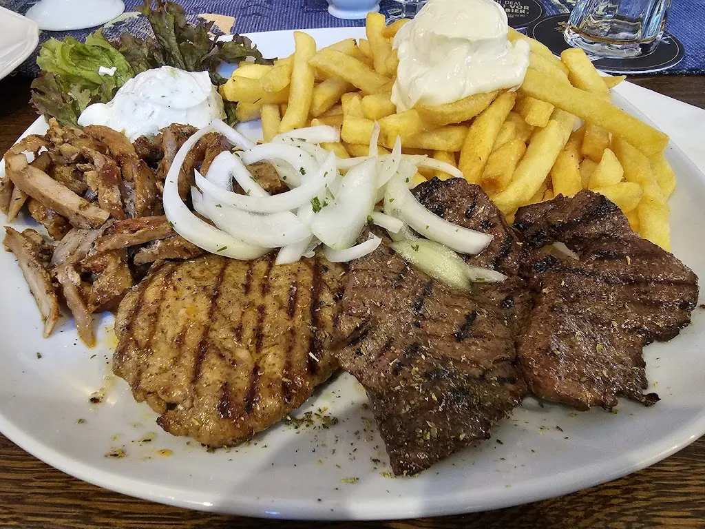 SYRTAKI Griechisches Restaurant-Steakhaus_Olsberg_slider_image_2