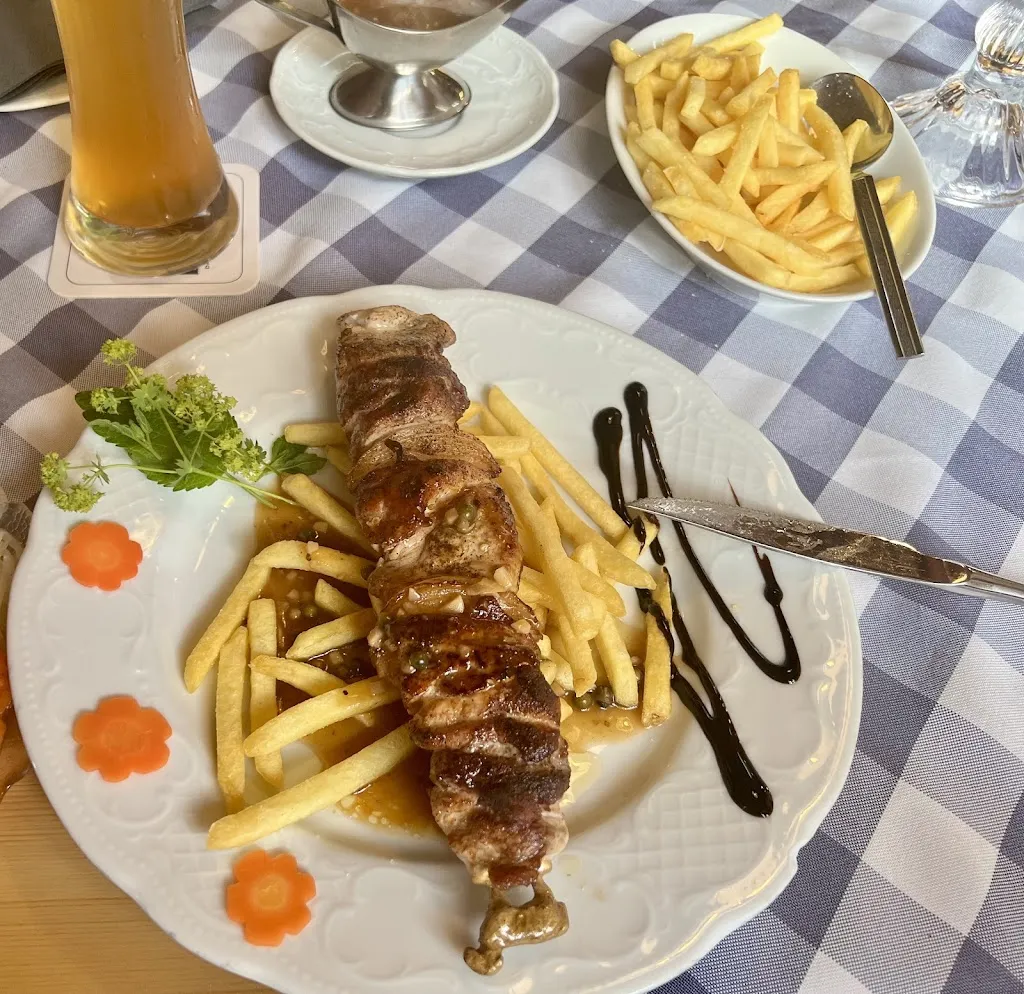 Gasthaus zum Hirsch - Ralf & Ella Umla_Rhön_slider_image_2