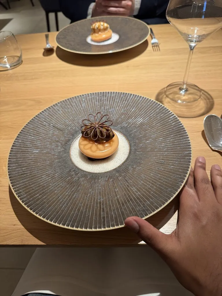 Emiel_Sankt Benedikt_Aachen_review