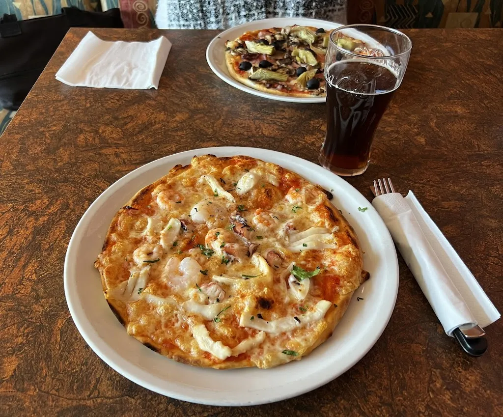 PINOS Napoli Pizzeria_Germering_slider_image_2