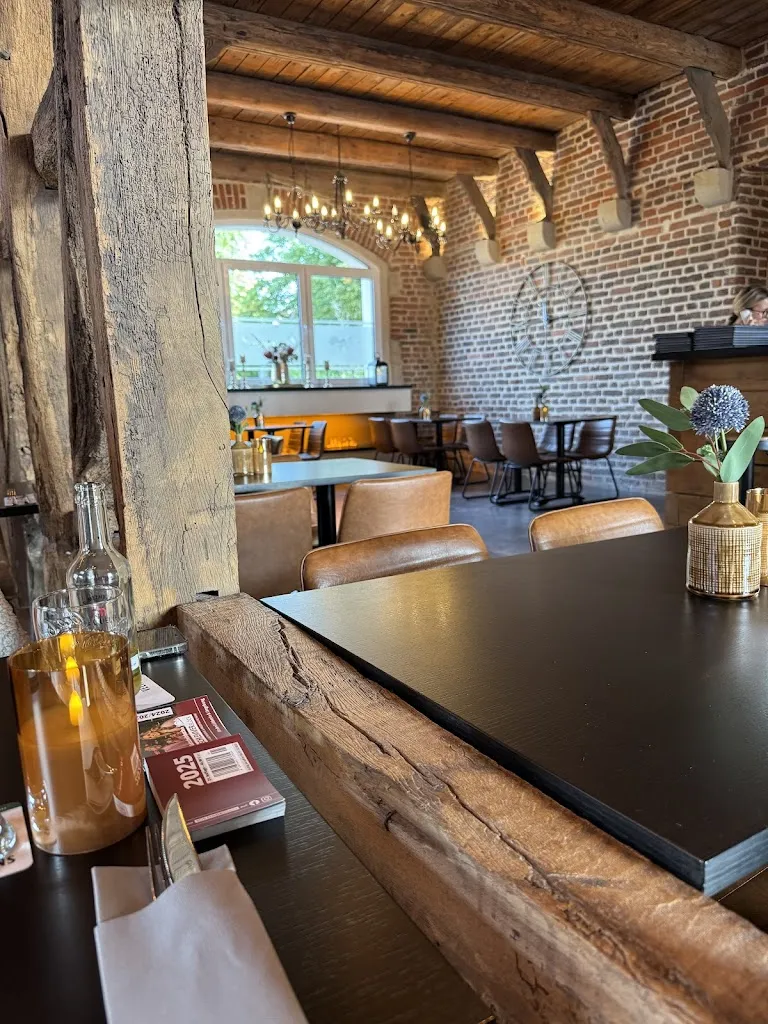 One Moment Restaurant_Westfalica_slider_image_2