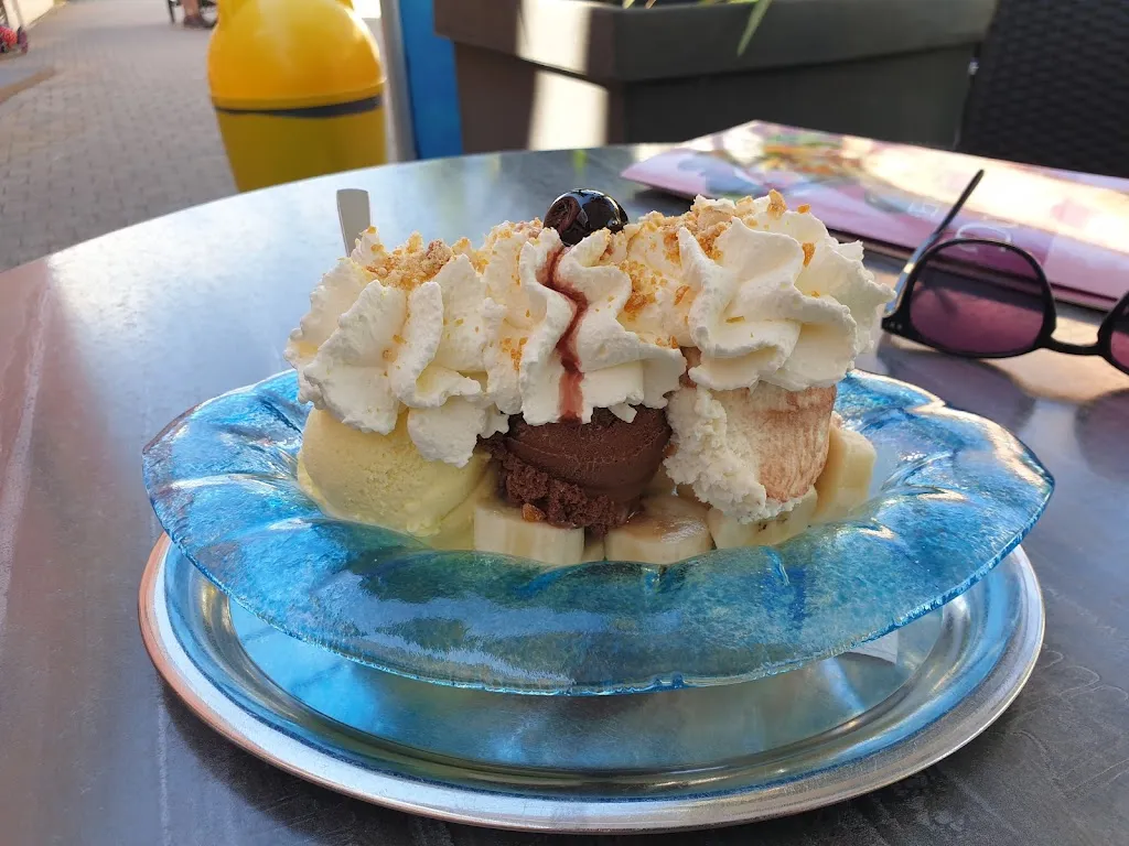 Lena Lena_Eiscafé-Bar Dolomiti_Gochsheim_review