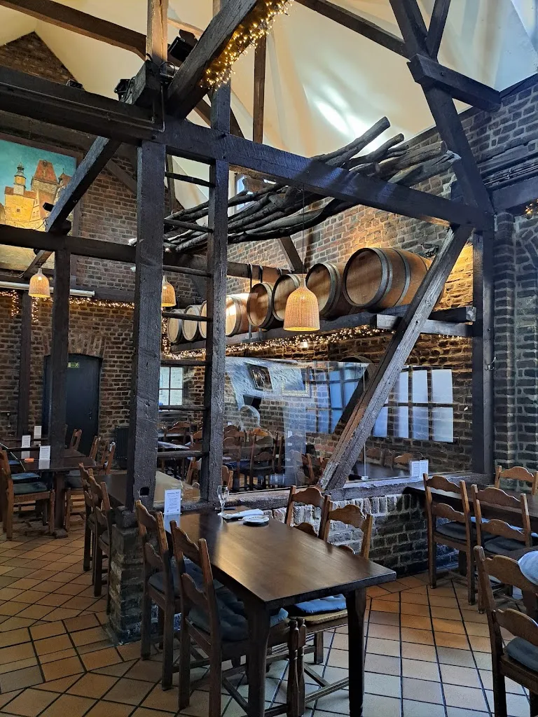 Maike Grüßer_Weinhaus Die Fledermaus_Pulheim_review