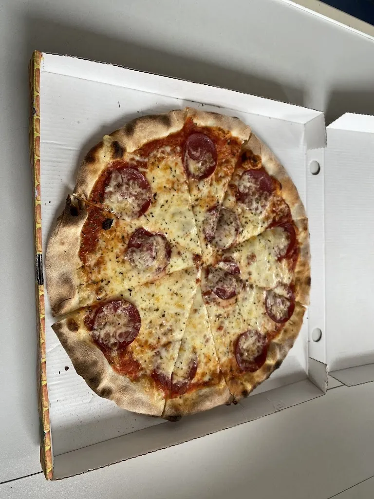 Maurice Aeroxx_Pizzeria Attari House_Glashütten_review