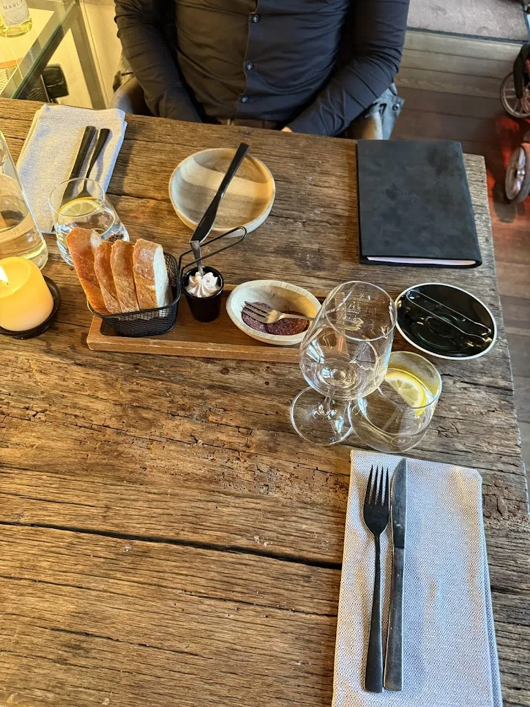 Tomulets Viktor_Mahl & Meute_Raesfeld_review