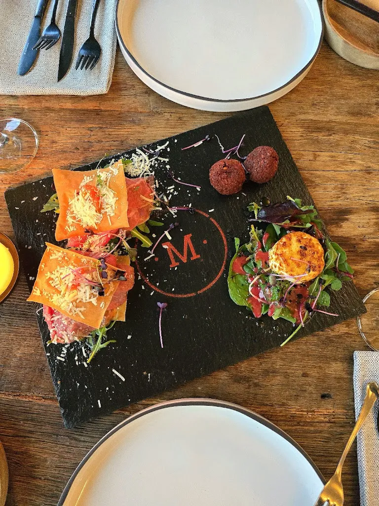 Mirko Ruta_Mahl & Meute_Raesfeld_review