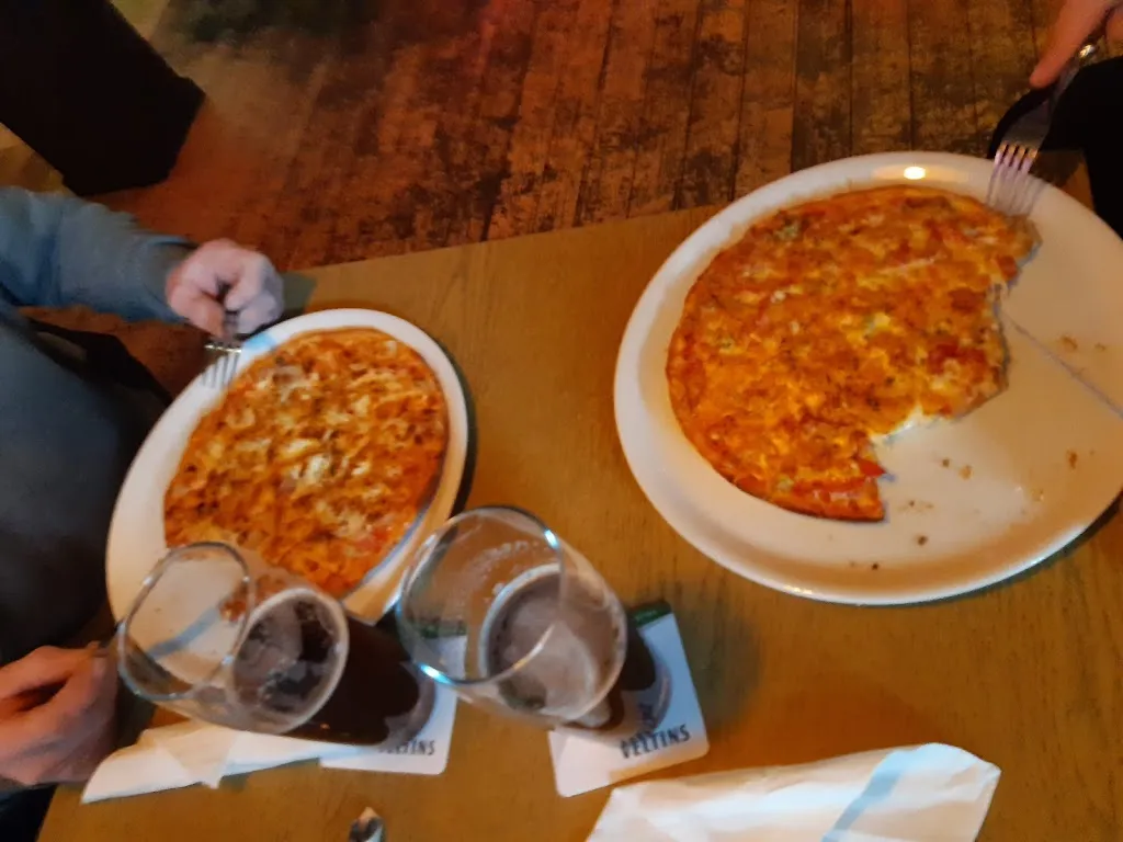 Dennis R_Cherrys Pizzeria_Raesfeld_review