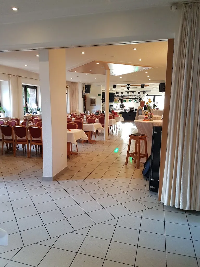 Gasthaus "Zur Rose" restaurant in Rees