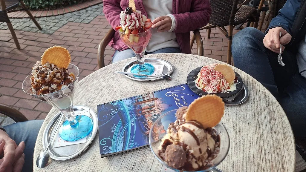 Mareike Krom_Eiscafé Venezia_Recke_review